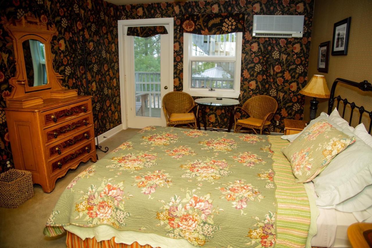 Sylvan Inn Bed & Breakfast Glen Arbor Exterior photo