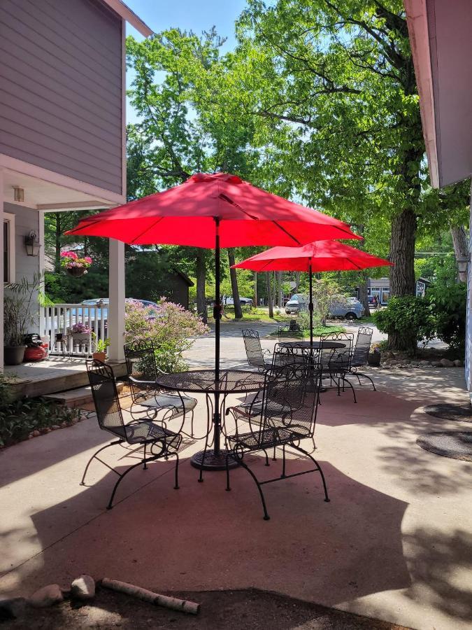 Sylvan Inn Bed & Breakfast Glen Arbor Exterior photo